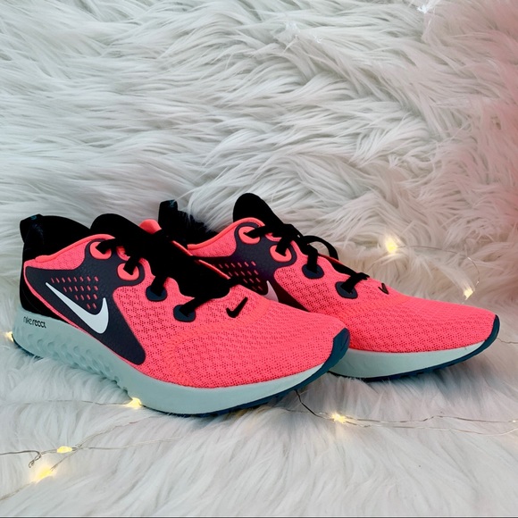 New Women’s Nike Legend React Athletic Shoes - Picture 4 of 7